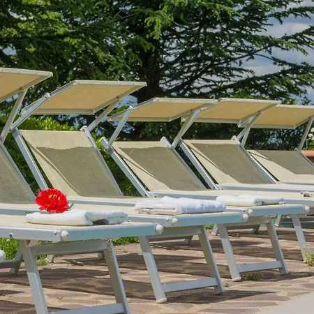 'giulia' Mit Terrasse By Interhome Apartamento Londa